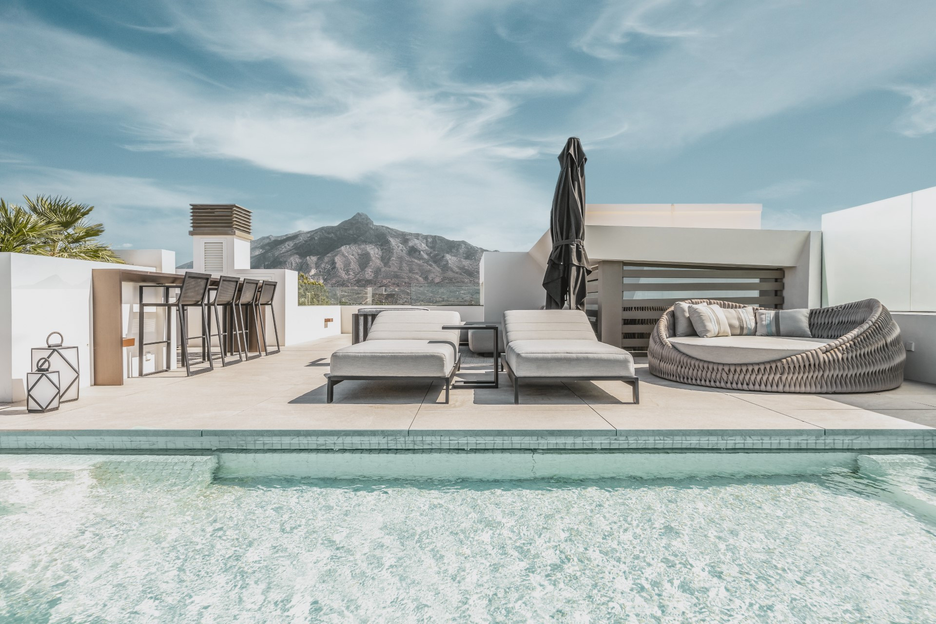 Luxury modern-architecture semi-detached villa in Nueva Andalucía
