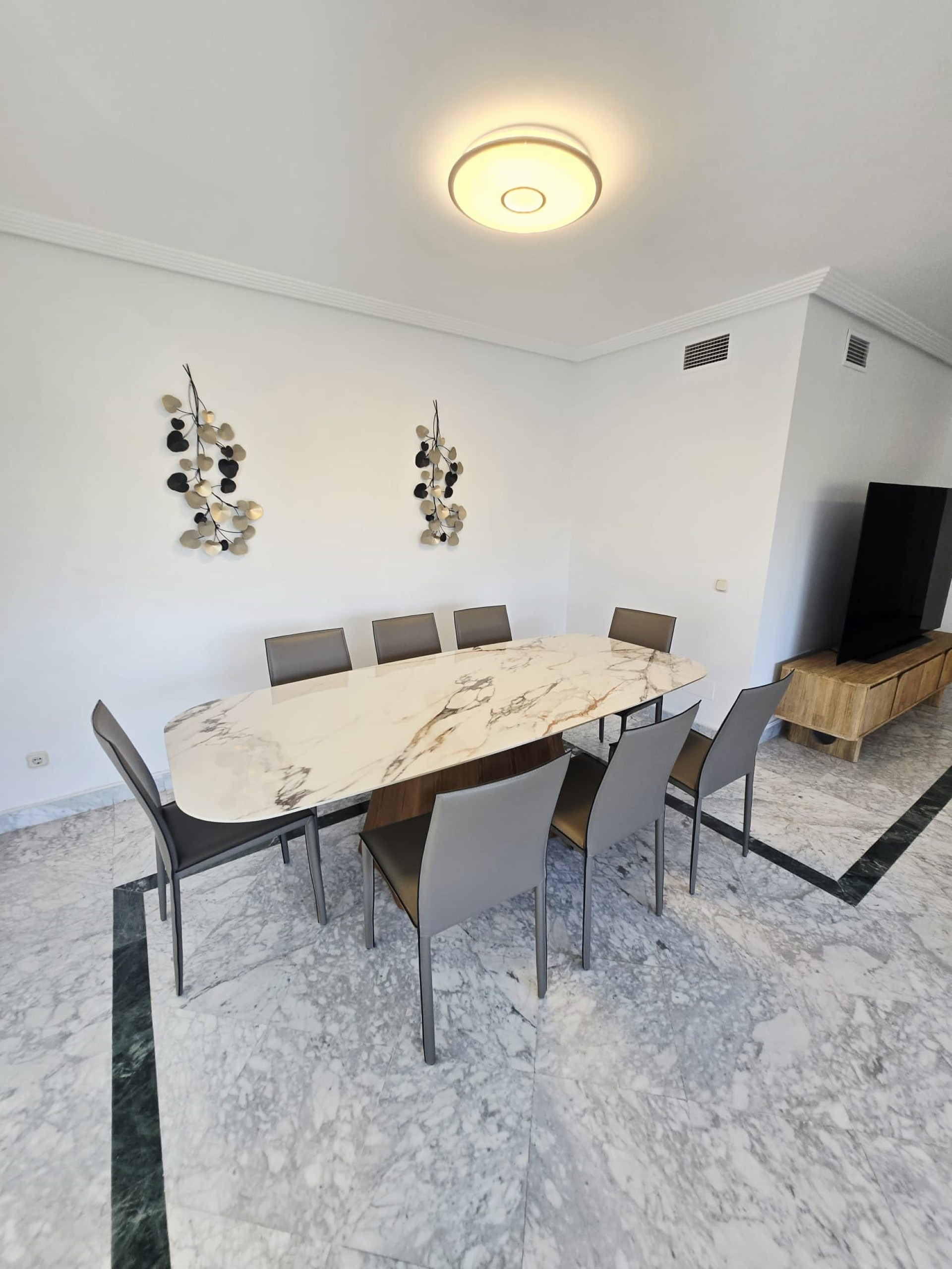 3 bedroom east facing corner apartment with a private terrace in Tembo Banús, Puerto Banús.