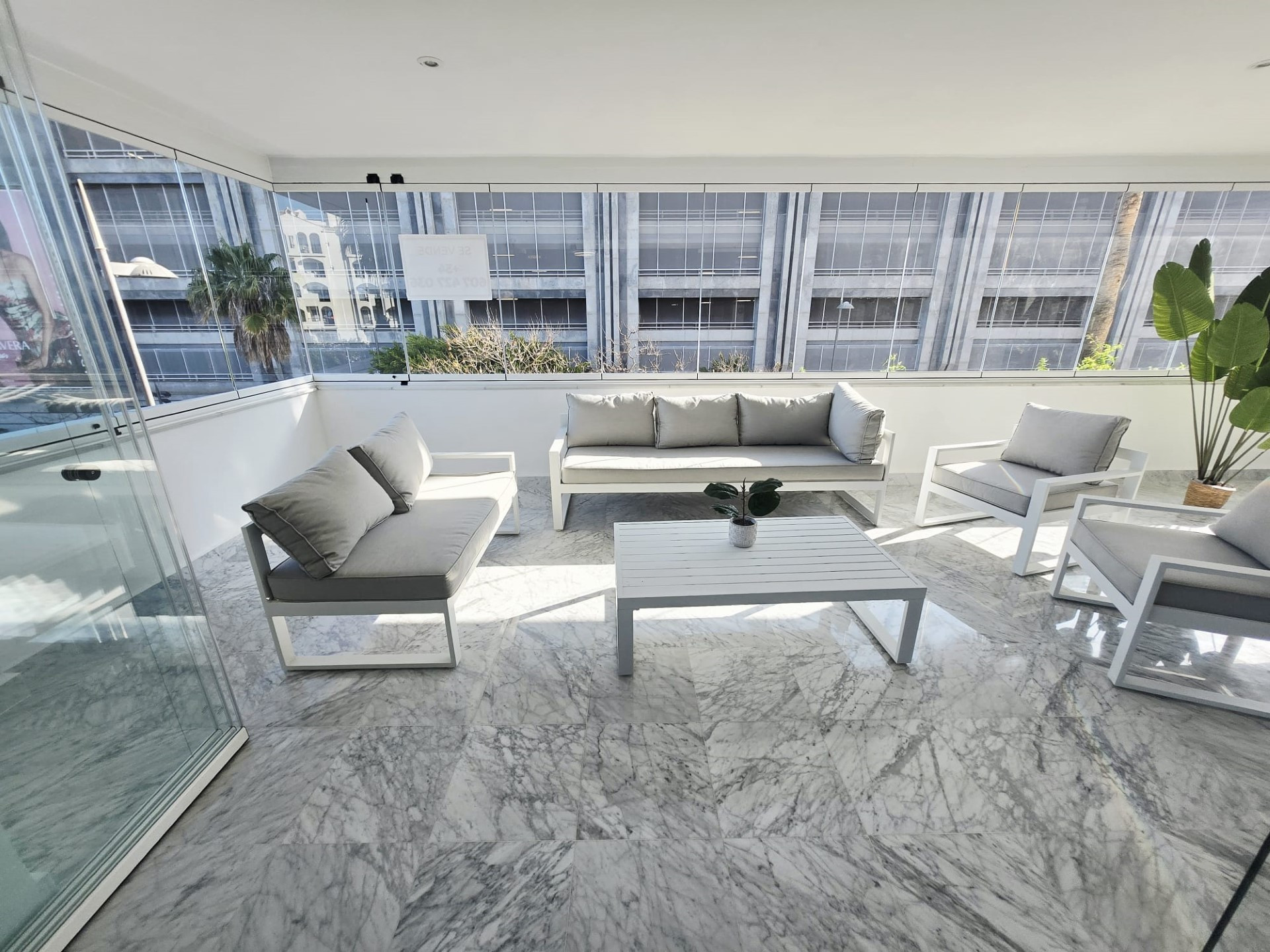 3 bedroom east facing corner apartment with a private terrace in Tembo Banús, Puerto Banús.