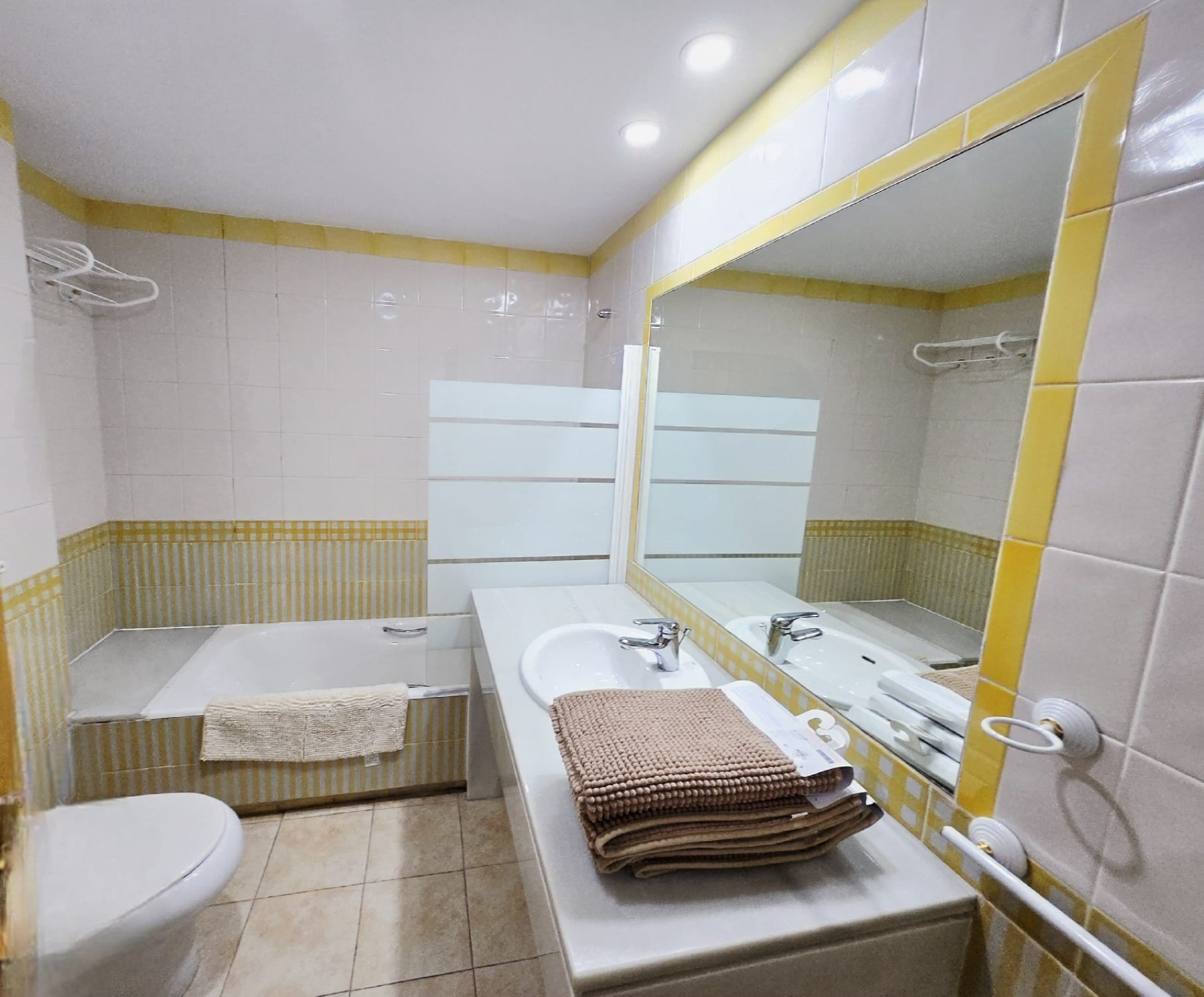 3 bedroom very spacious east facing apartment, in Tembo Banús, Puerto Banús