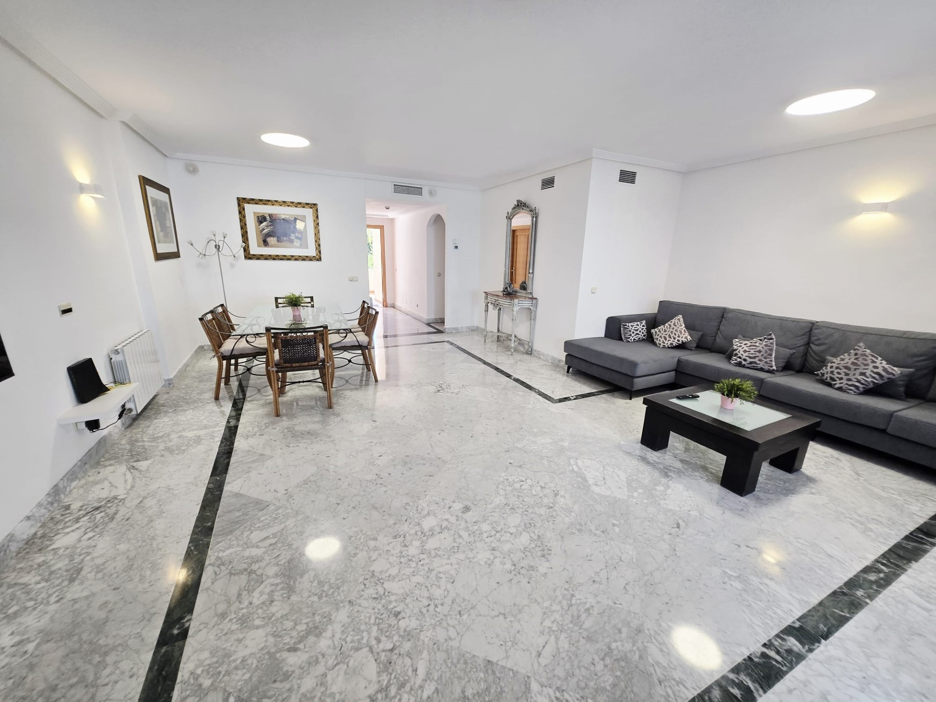 3 bedroom very spacious east facing apartment, in Tembo Banús, Puerto Banús