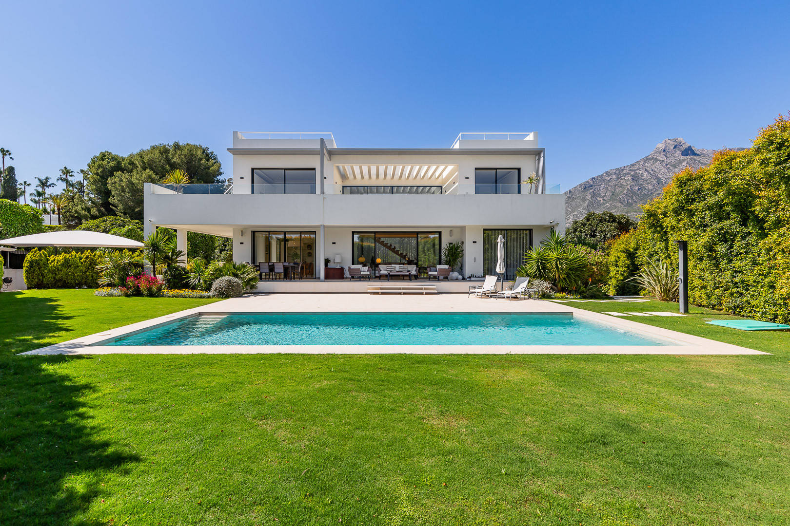 Villa for sale in Marbella, 