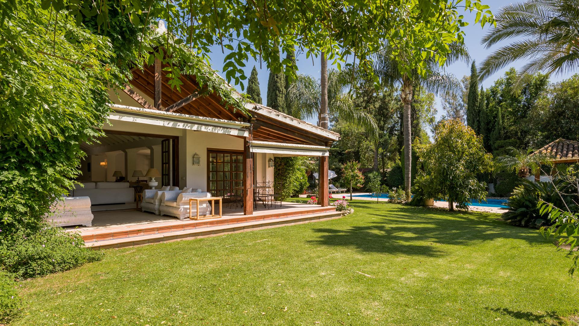 Villa for sale in Marbella, 