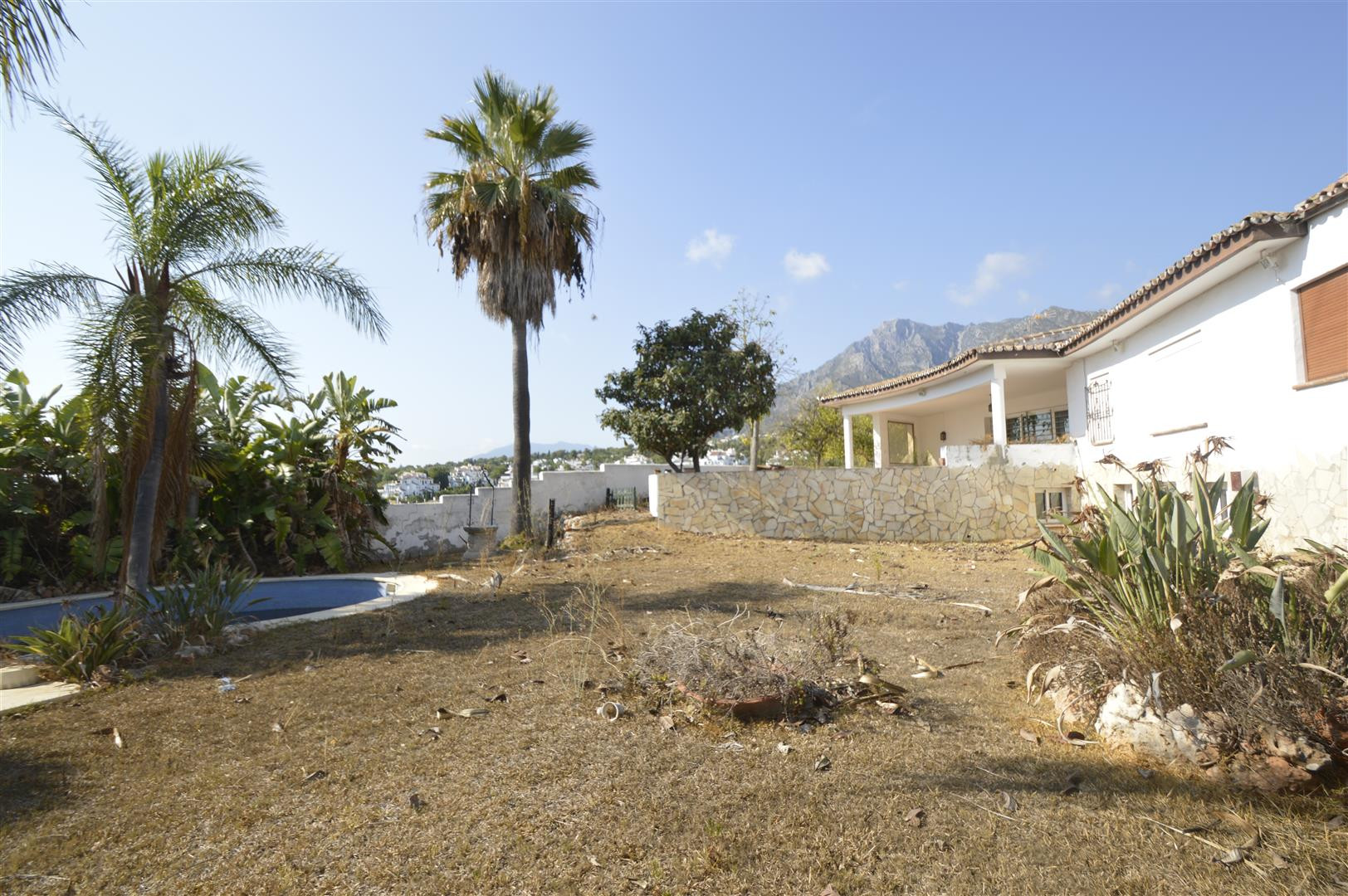 Villa for sale in Marbella, 