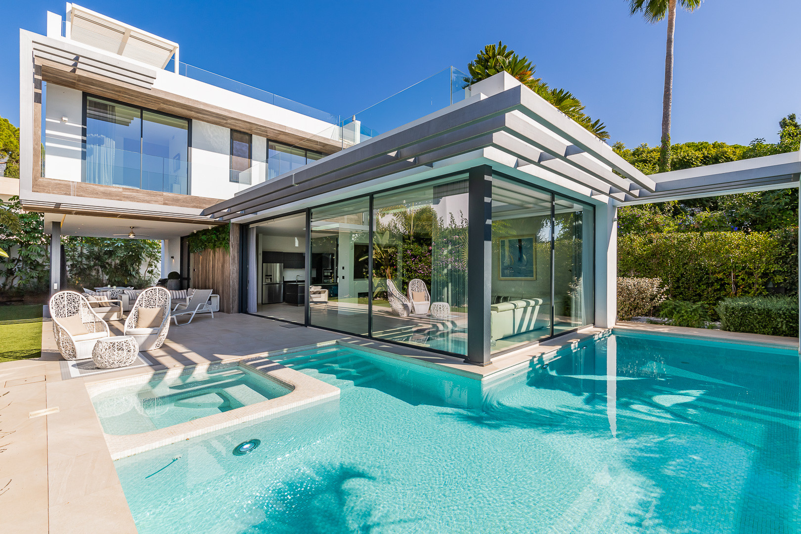 Villa for sale in Marbella, 