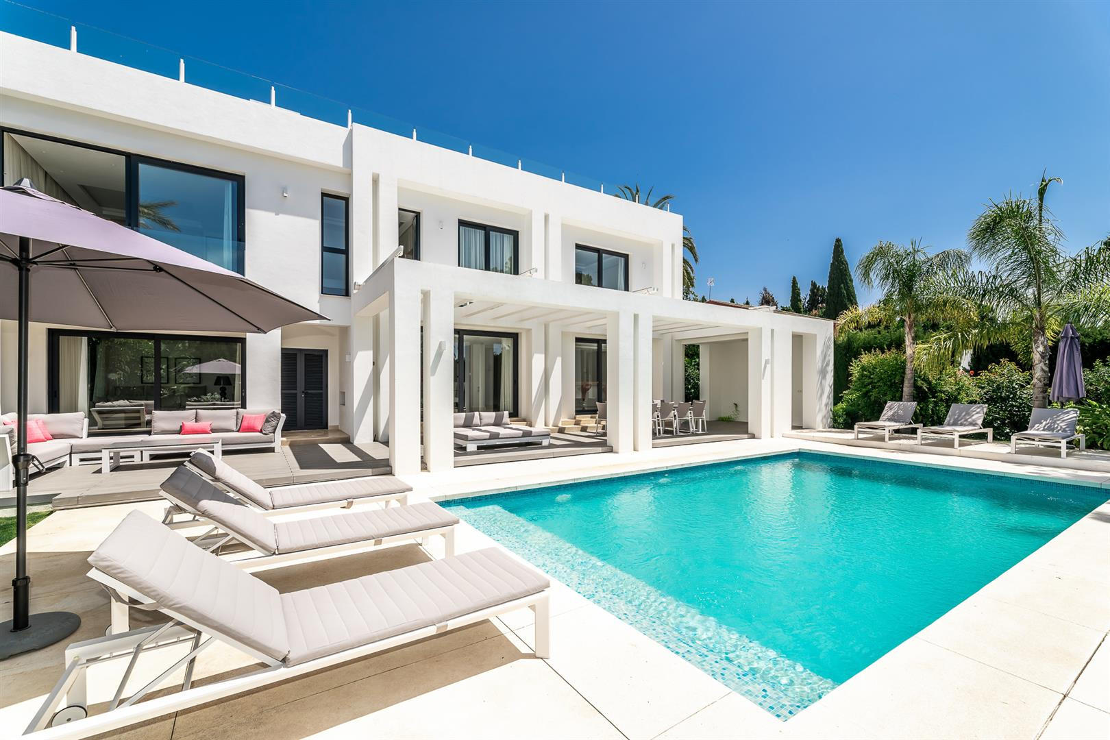 Villa for sale in Marbella, 