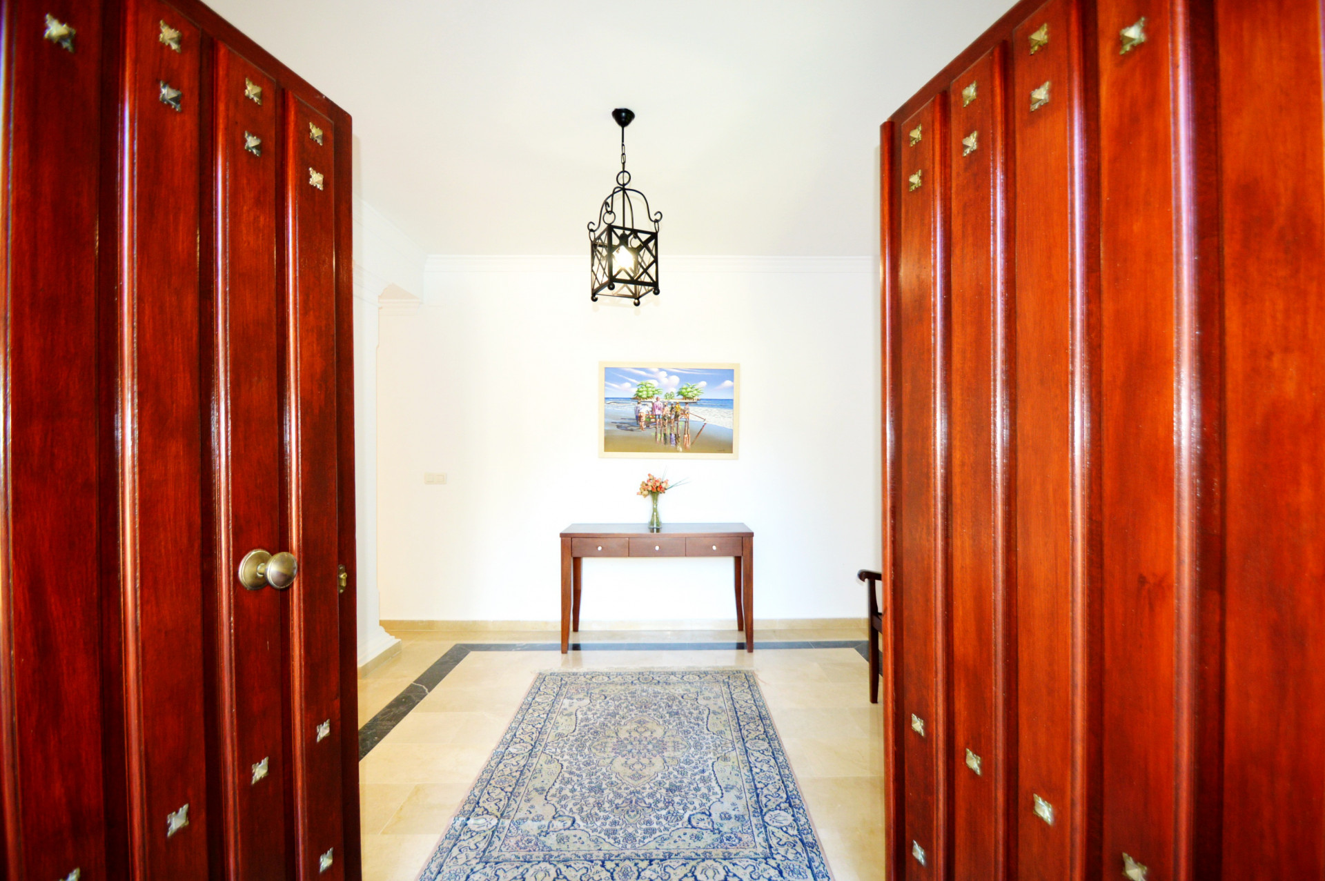 Villa for sale in Estepona, 