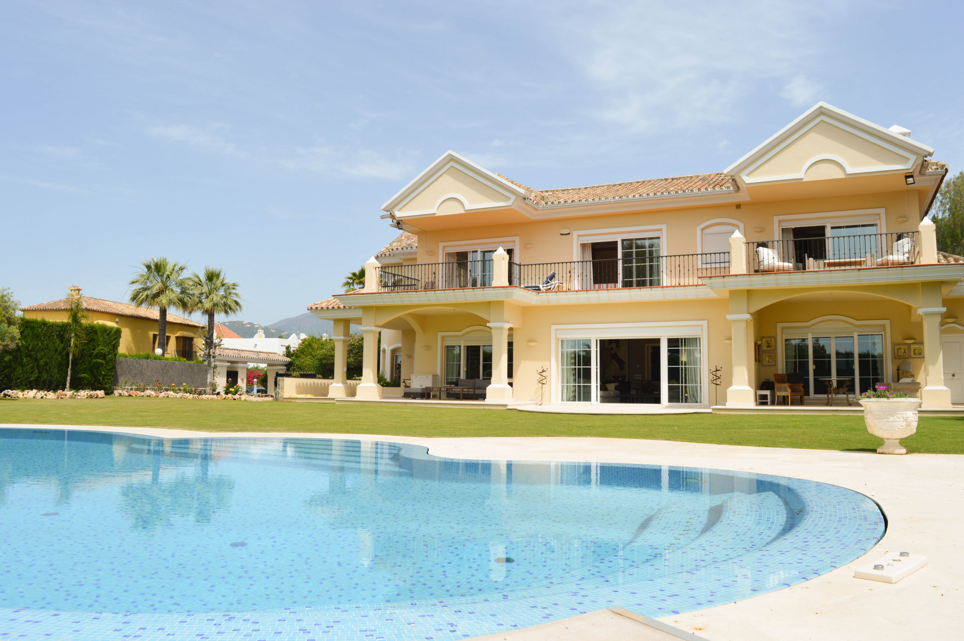 Villa for sale in Marbella, 