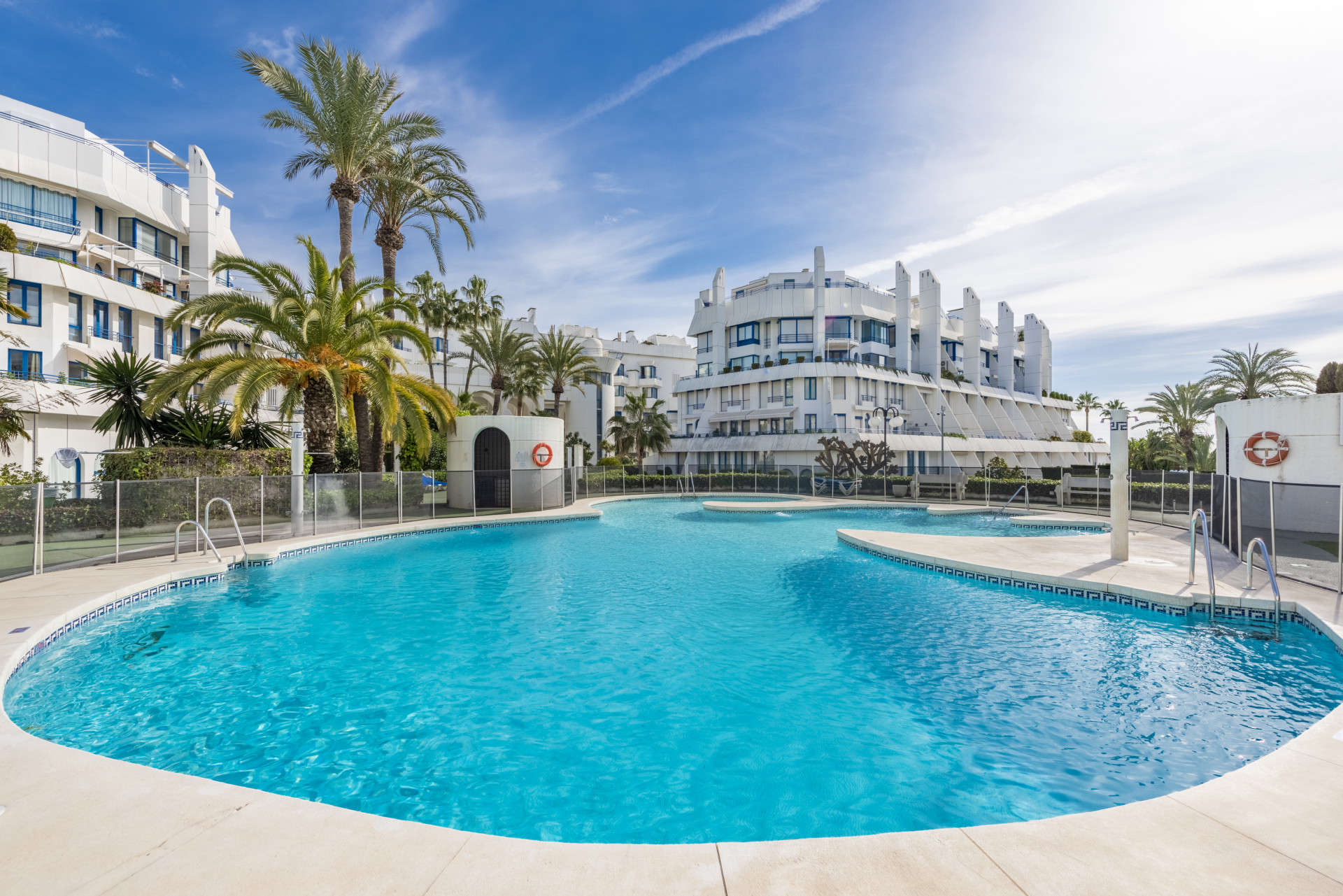 Ground Floor Apartment for sale in Marbella, 