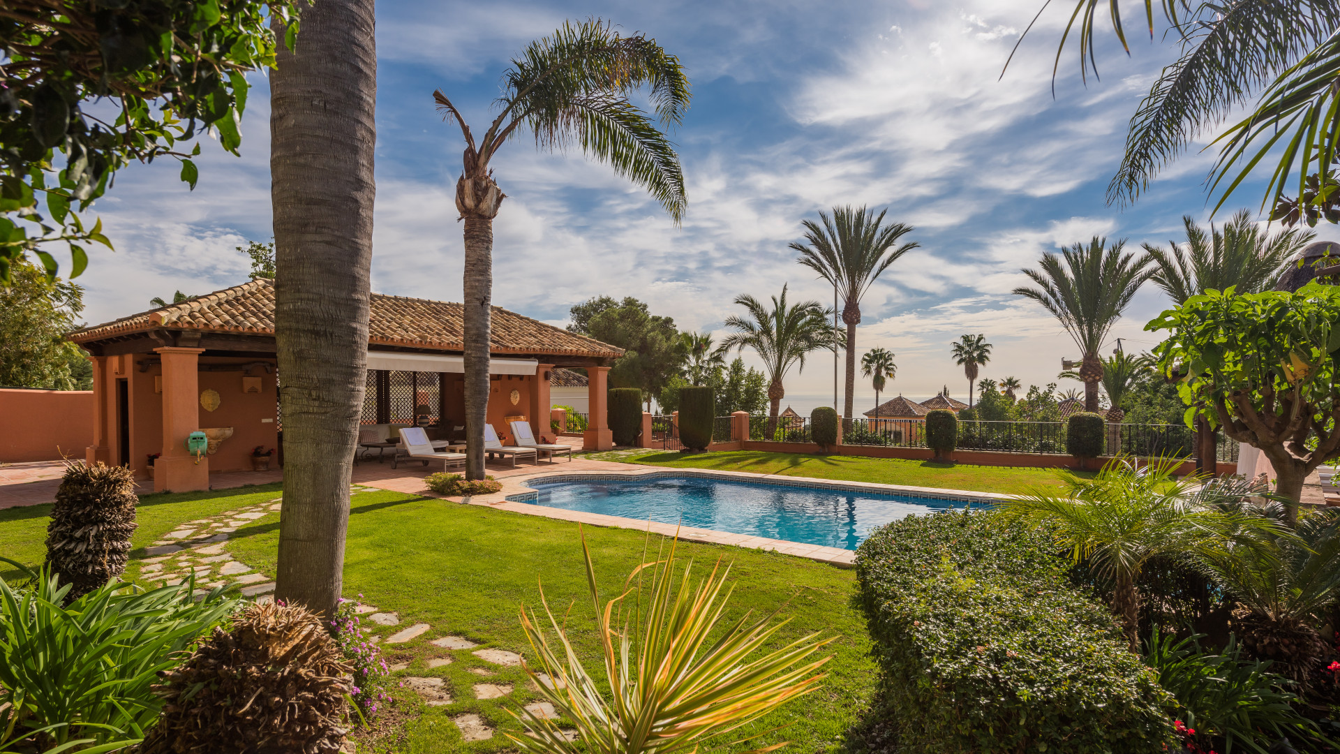 Villa for sale in Marbella, 