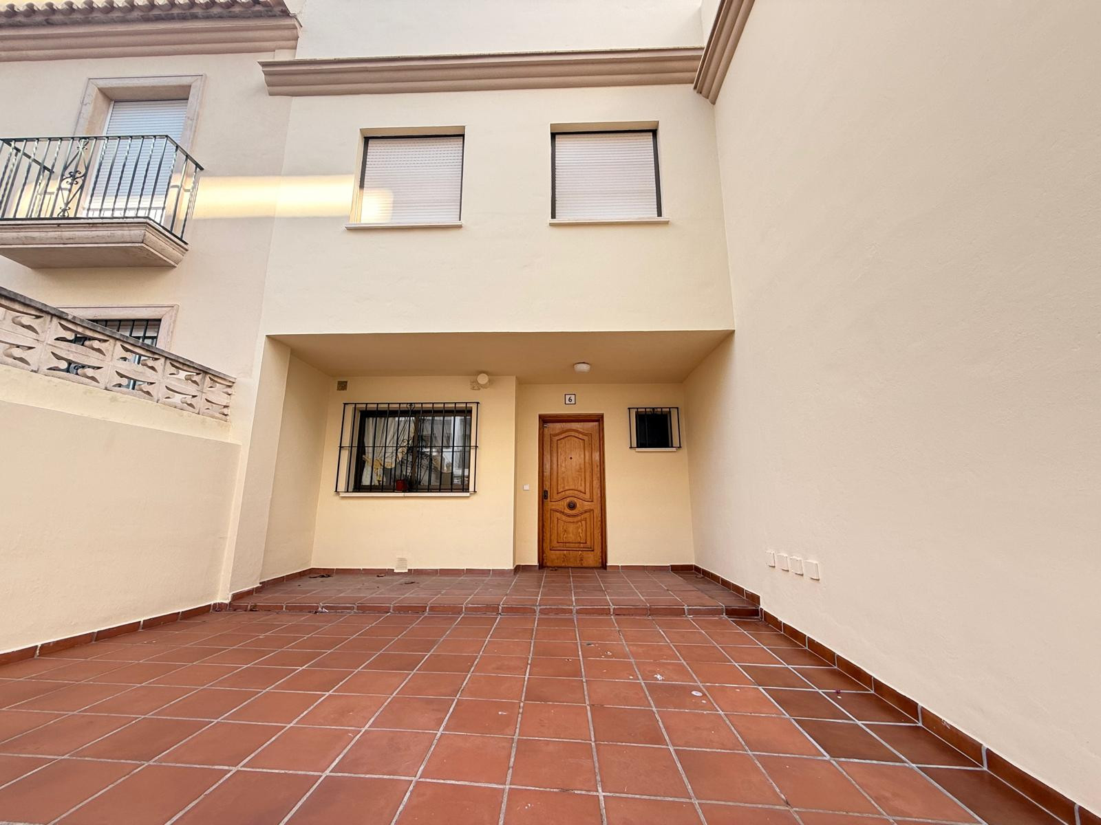 House in Estepona - view 1