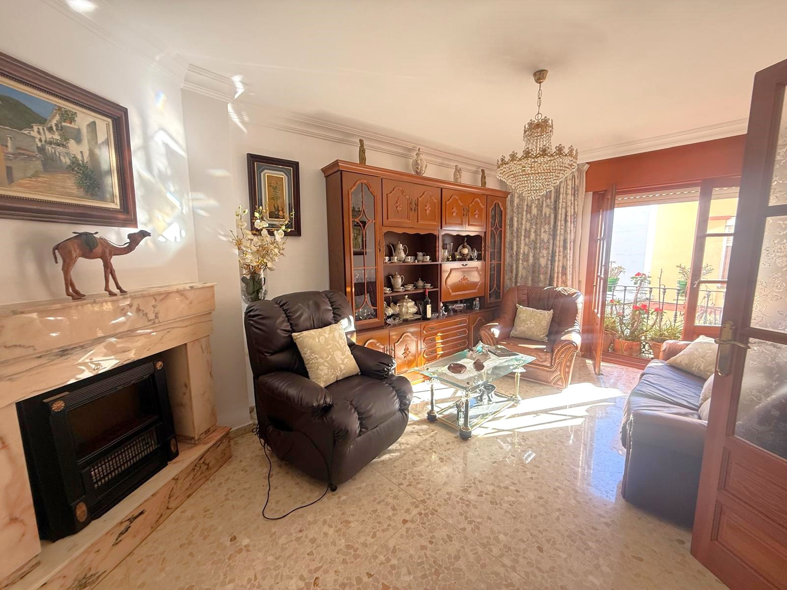 House in Estepona - Image 3