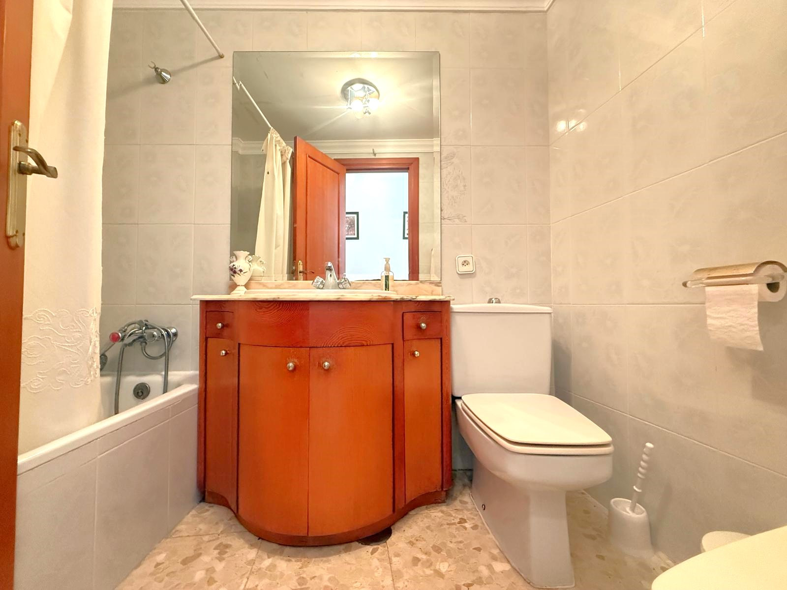 House in Estepona - Image 5