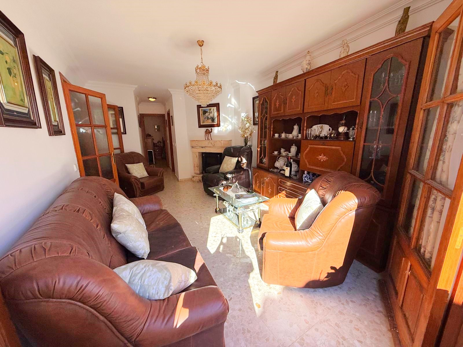 Apartment in Estepona - Image 2