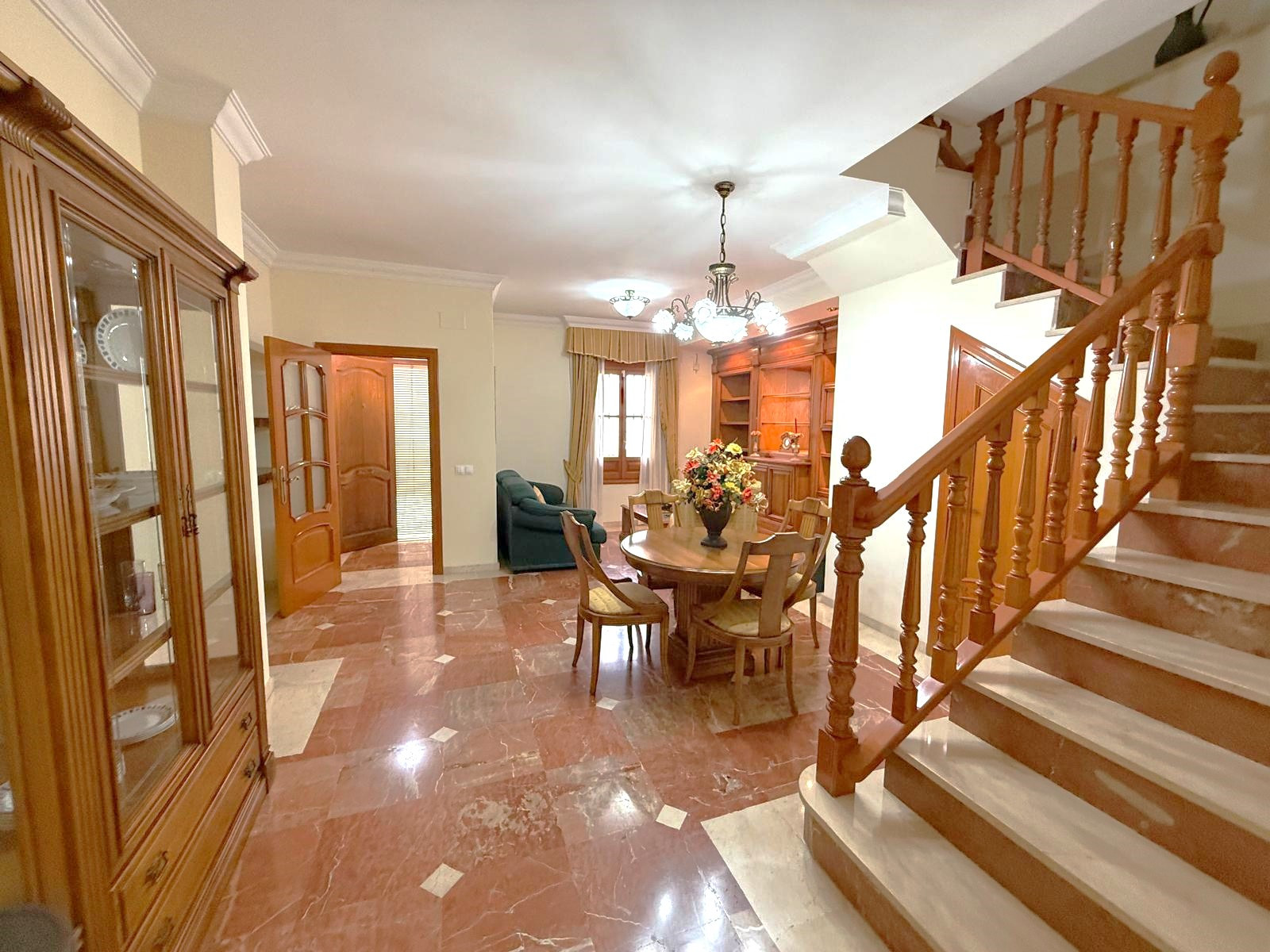 House in Estepona - Image 4