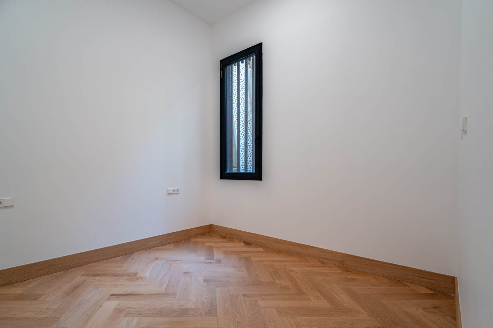 We present an exclusive studio with full bathroom, located in one of the most prestigious promotions in Malaga.