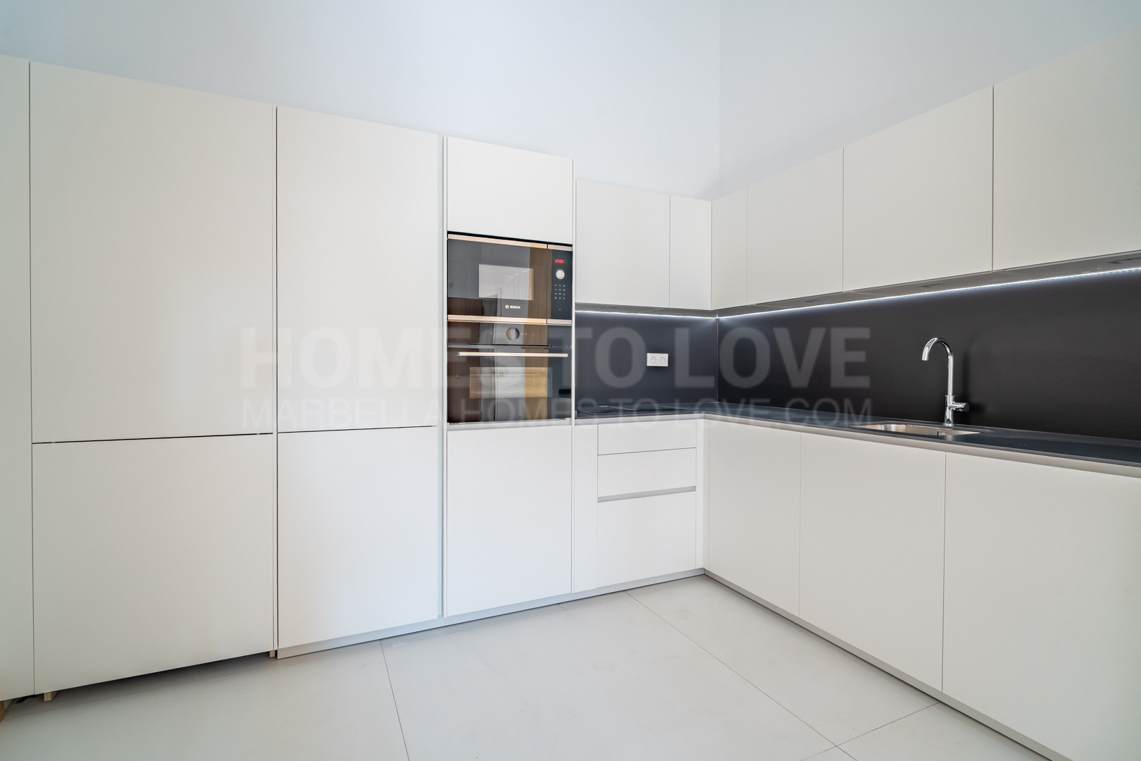 Апартамент на продажу в Monte Sancha, Malaga - Centro