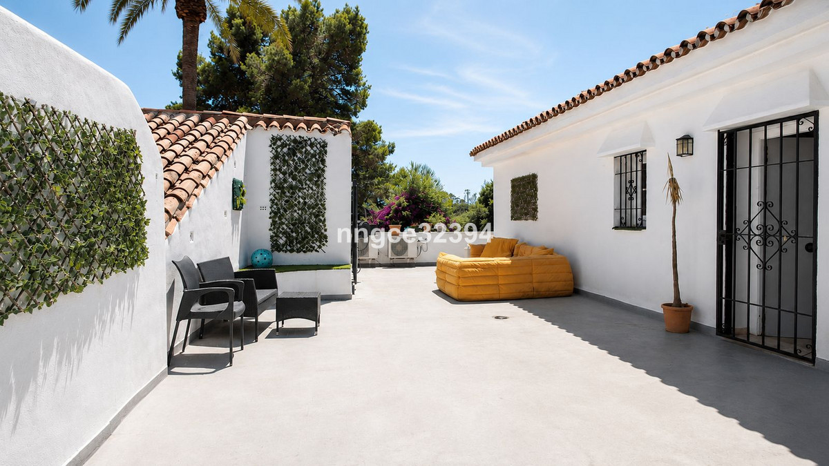 Tourist License Allowed I 5-Room Penthouse with Guest Suites & Huge 360° Terraces – El Paraíso, New Golden Mile