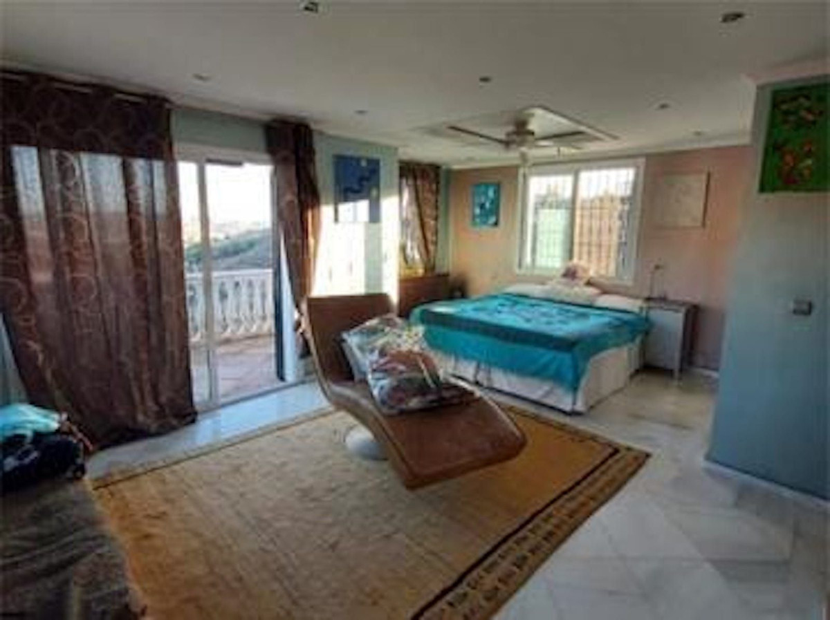 Villa in La Cala De Mijas - Image 5