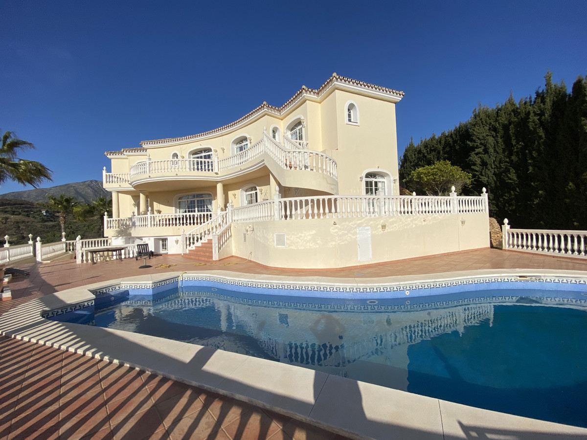 Villa in La Cala De Mijas - Image 2