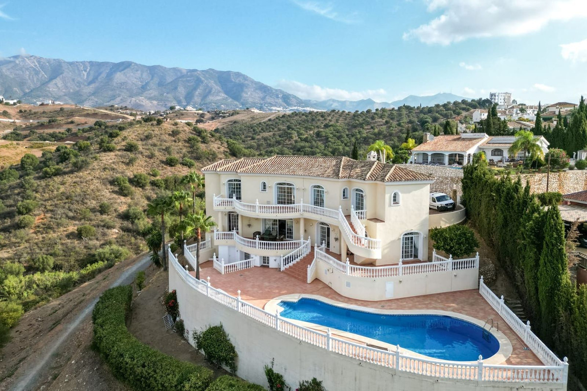Villa in La Cala De Mijas - view 1