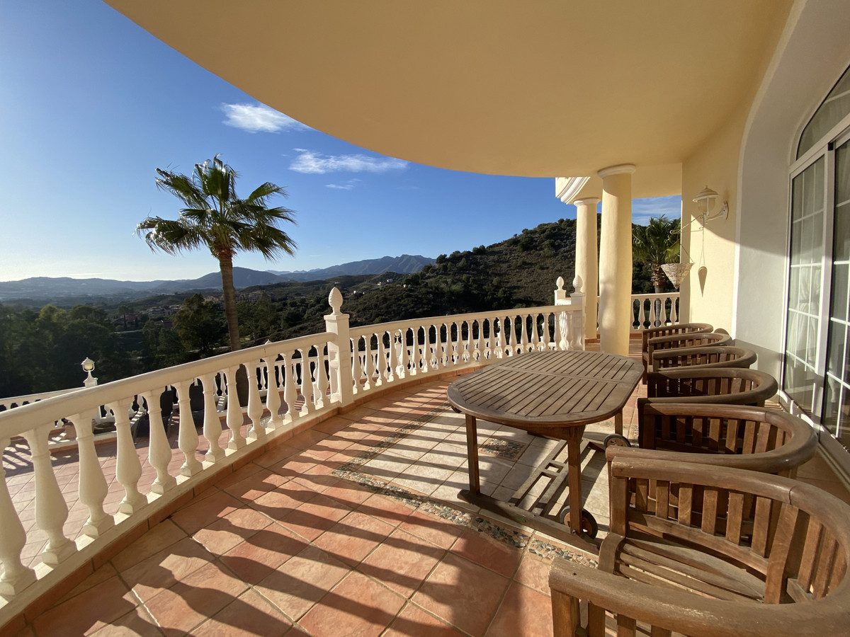 Villa in La Cala De Mijas - Image 5