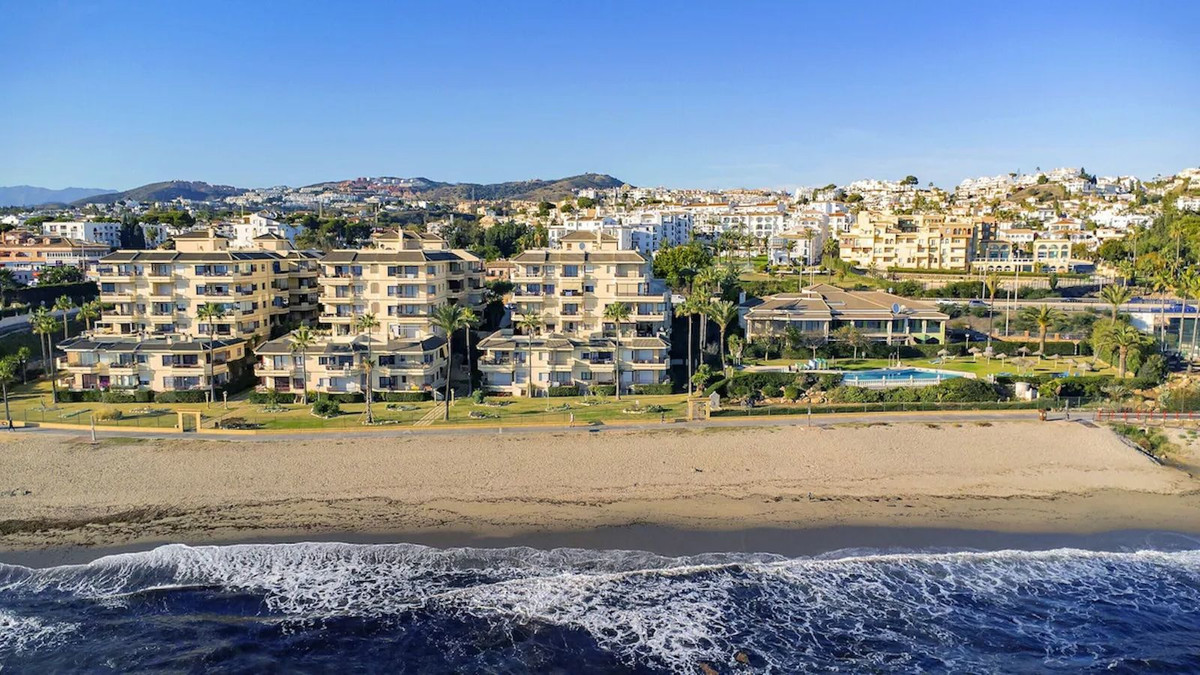 Apartment in Mijas - Image 2