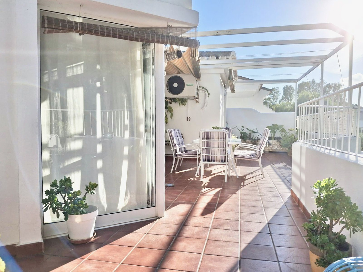 Apartment in La Cala De Mijas - Image 3