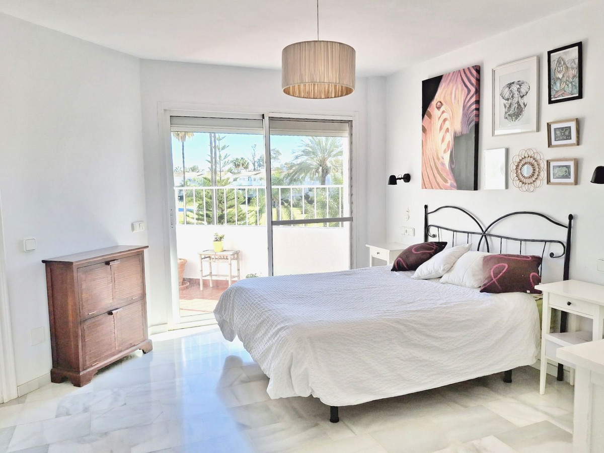 Apartment in La Cala De Mijas - Image 5