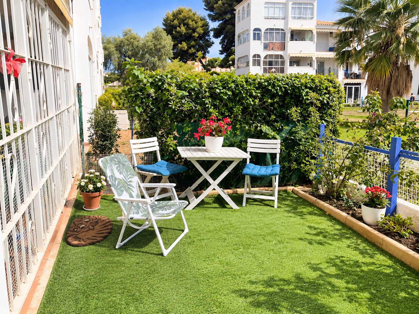 Garden apartment, a few steps from the beach in Calypso, Calahonda