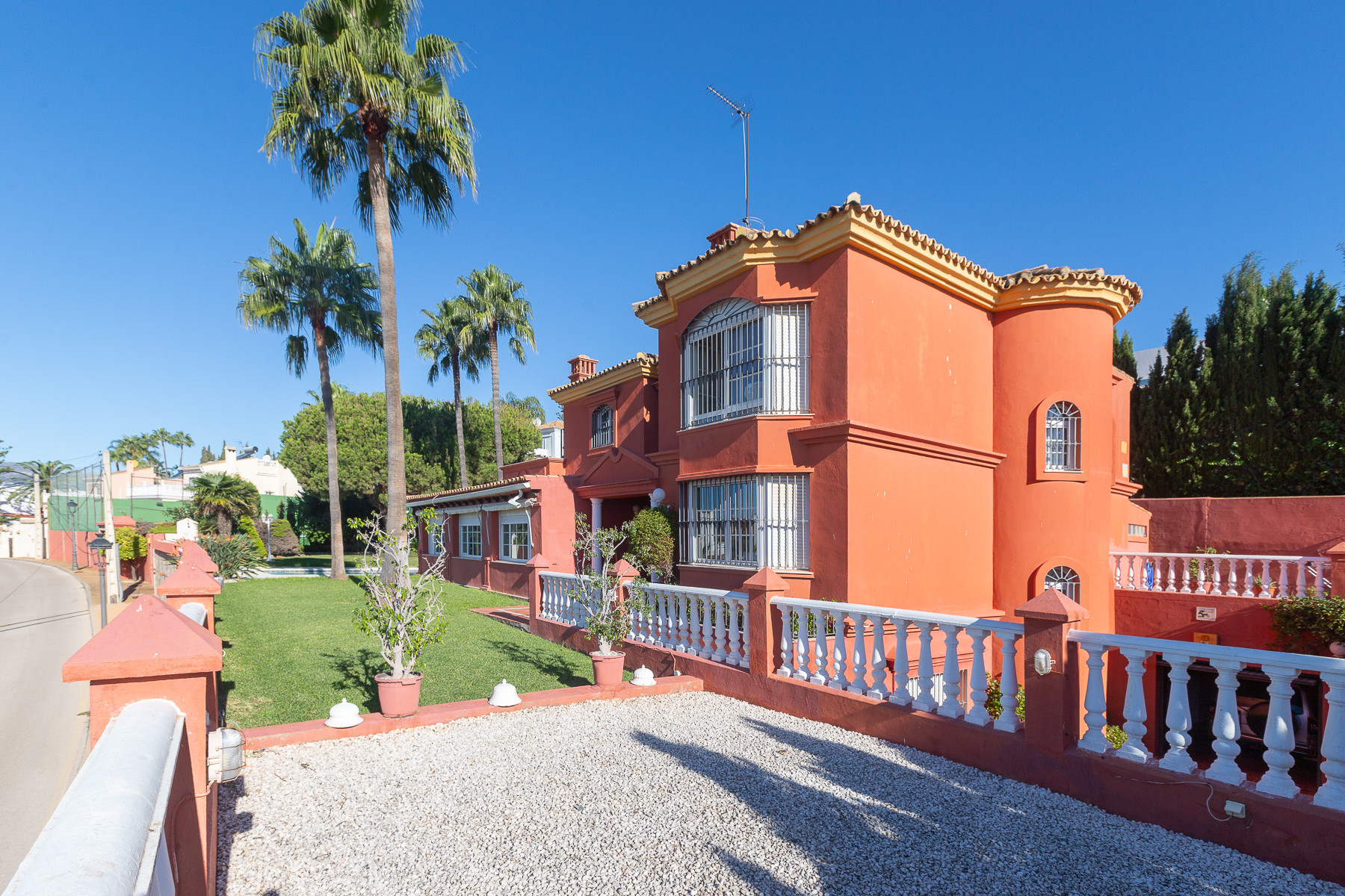 Villa in Atalaya Isdabe - view 1
