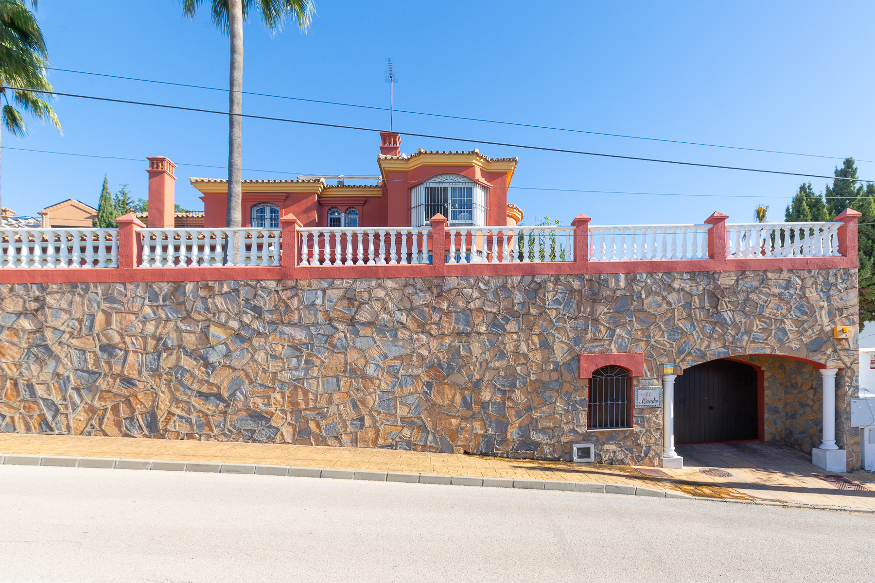Villa in Atalaya Isdabe - Image 5