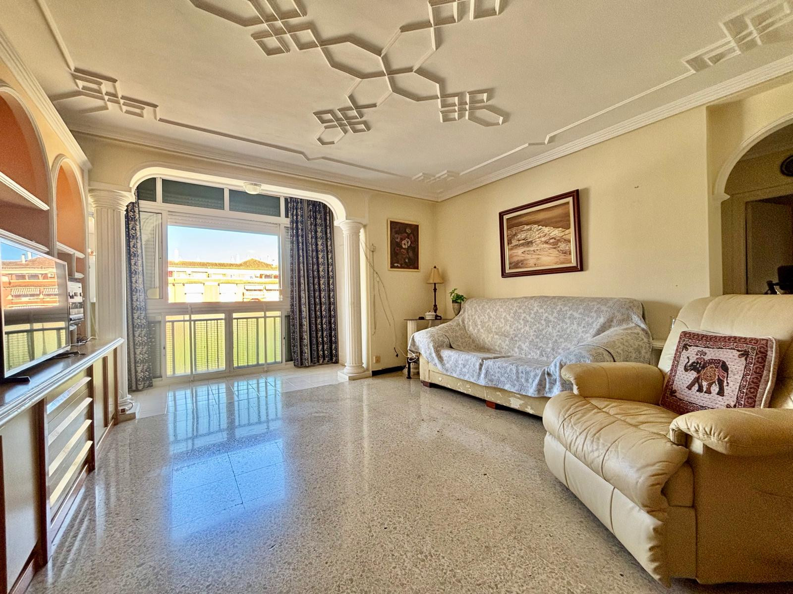Apartment in Estepona - Image 2