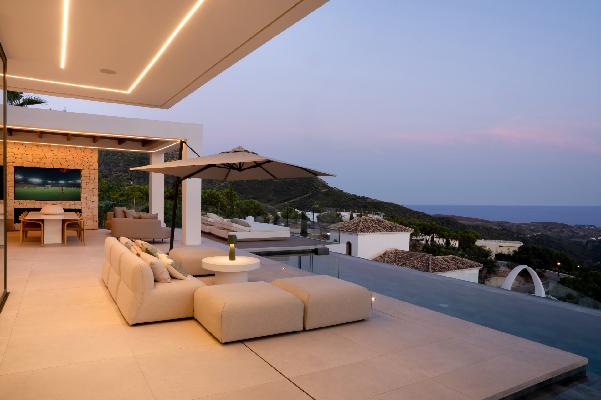 Architectural Masterpiece with Panoramic Views in Monte Mayor, Benahavís