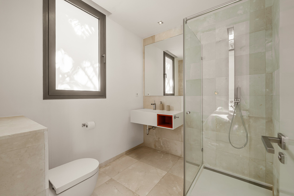 7 BEDROOM VILLA NUEVA ANDALUCÍA, MÁLAGA