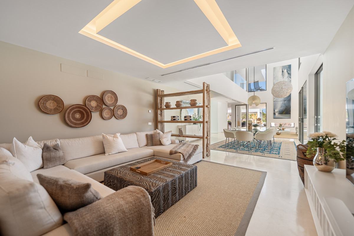 7 BEDROOM VILLA NUEVA ANDALUCÍA, MÁLAGA