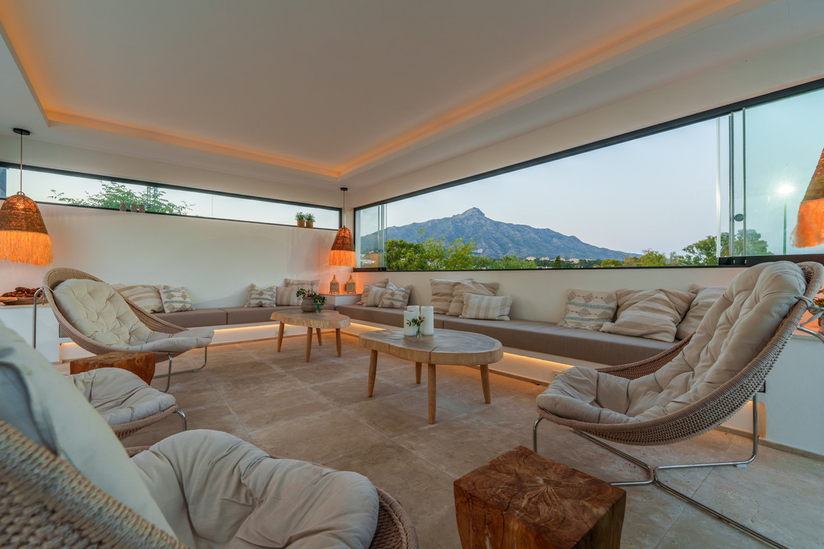 7 BEDROOM VILLA NUEVA ANDALUCÍA, MÁLAGA