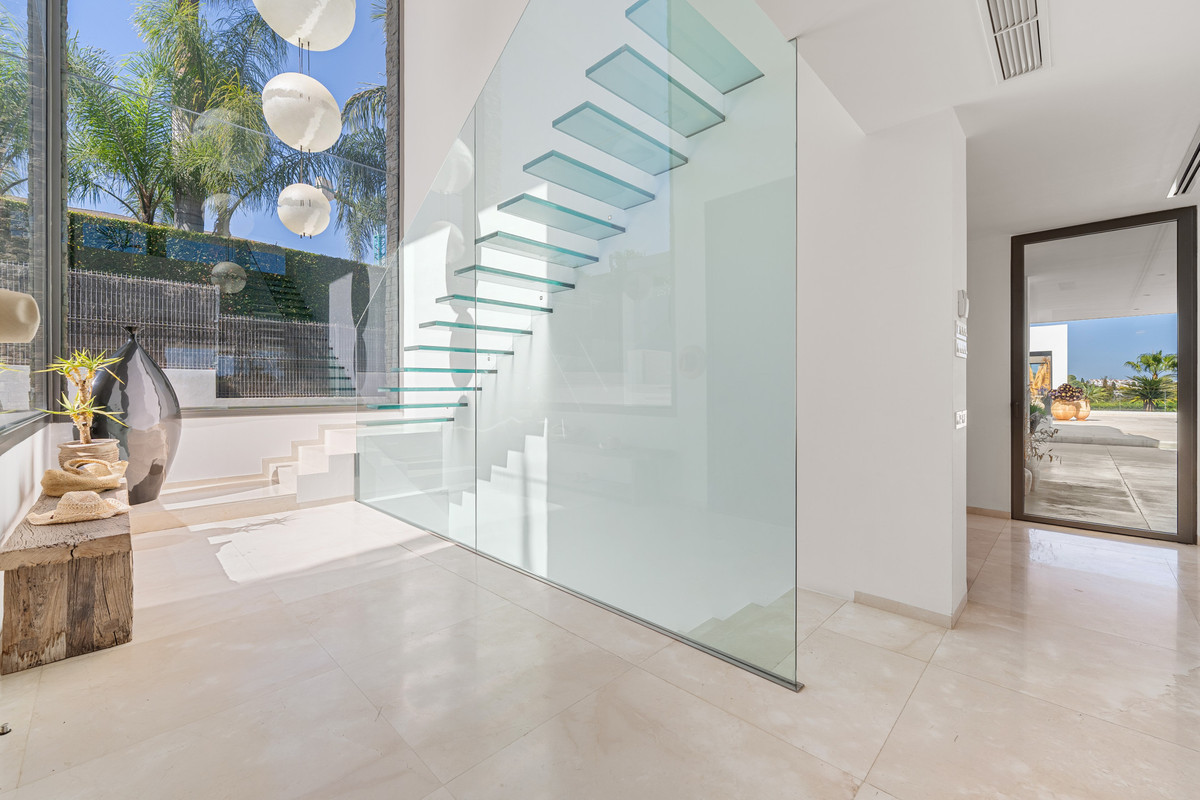 7 BEDROOM VILLA NUEVA ANDALUCÍA, MÁLAGA