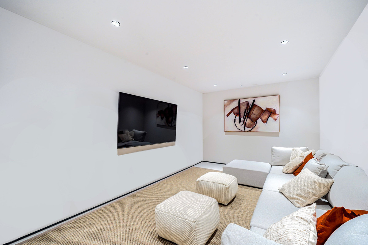 5 Bedroom Villa Nueva Andalucía, Málaga