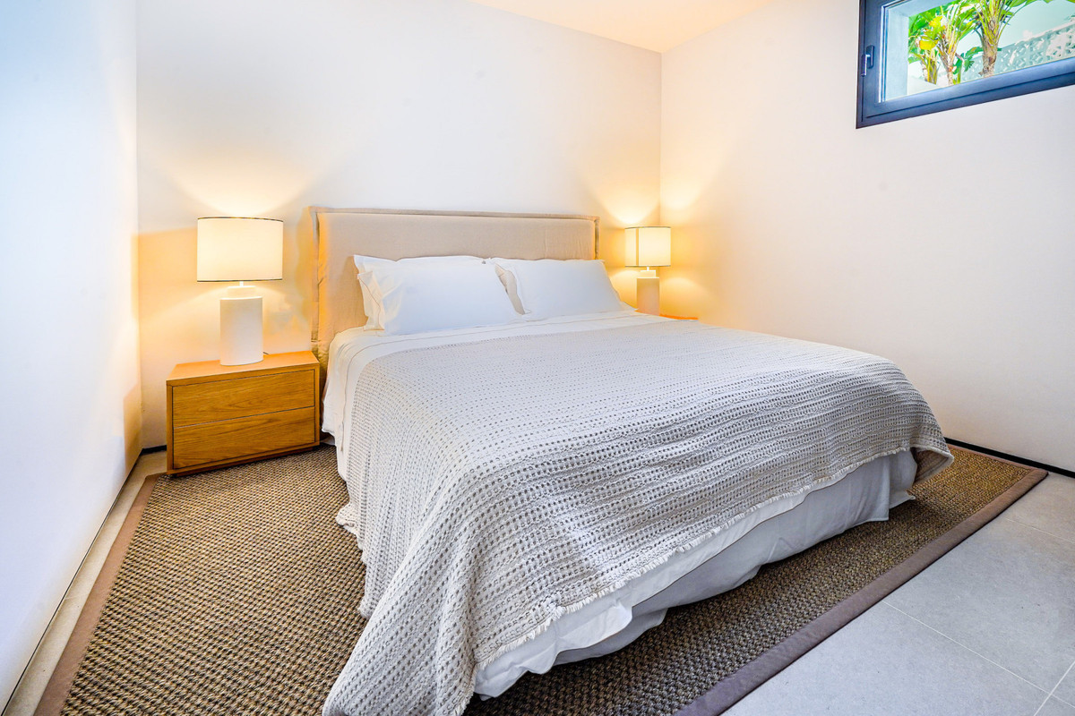 5 Bedroom Villa Nueva Andalucía, Málaga