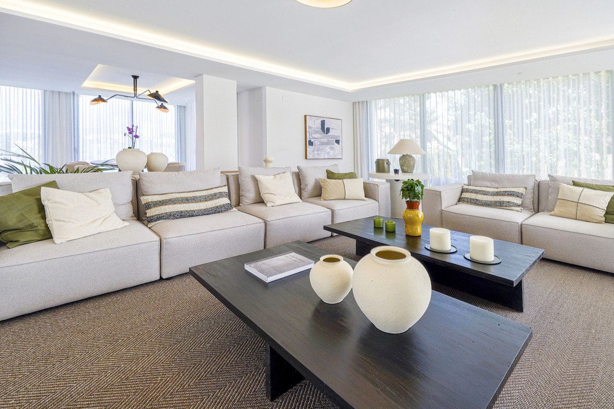 5 Bedroom Villa Nueva Andalucía, Málaga