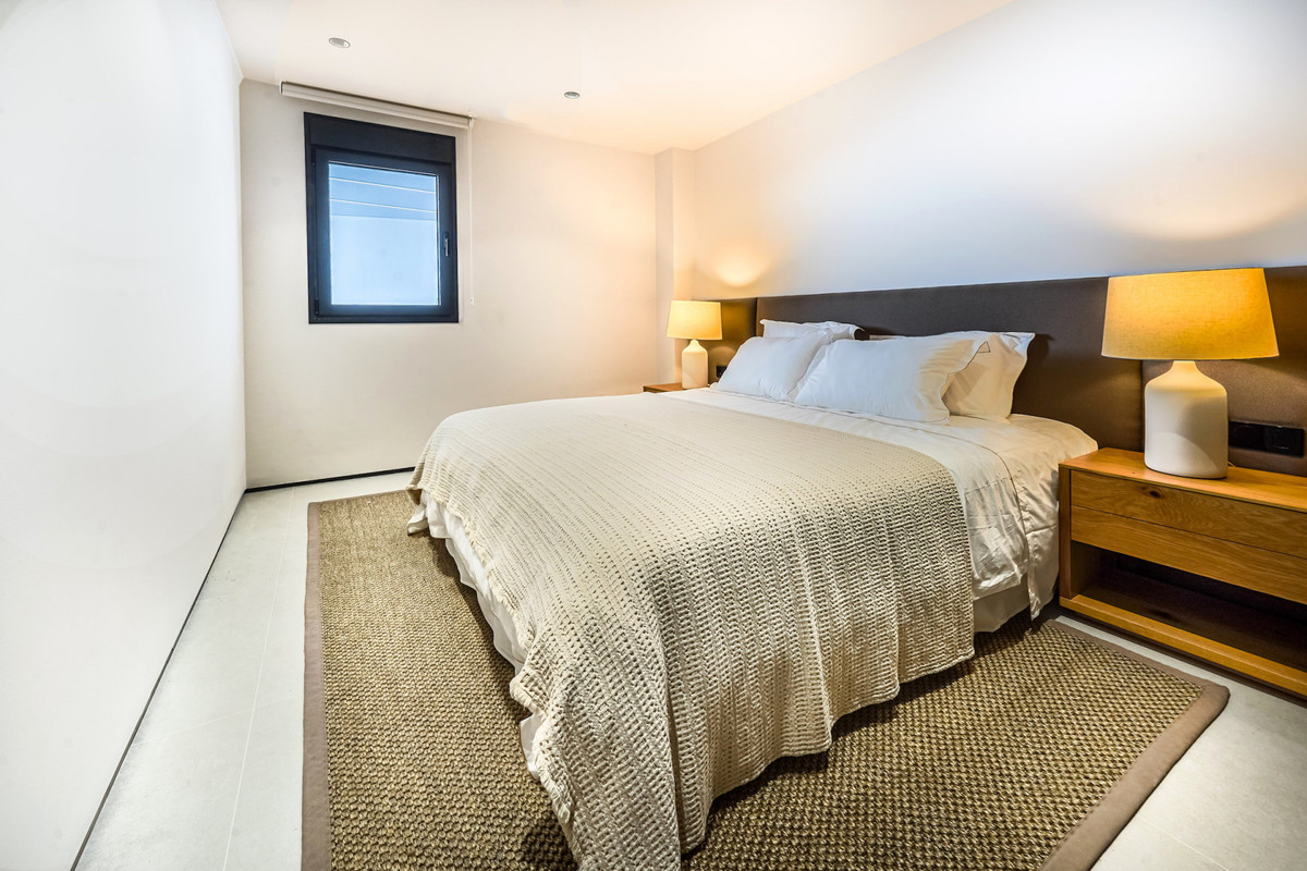 5 Bedroom Villa Nueva Andalucía, Málaga