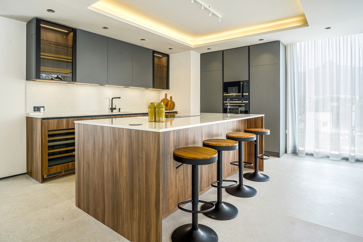 5 Bedroom Villa Nueva Andalucía, Málaga