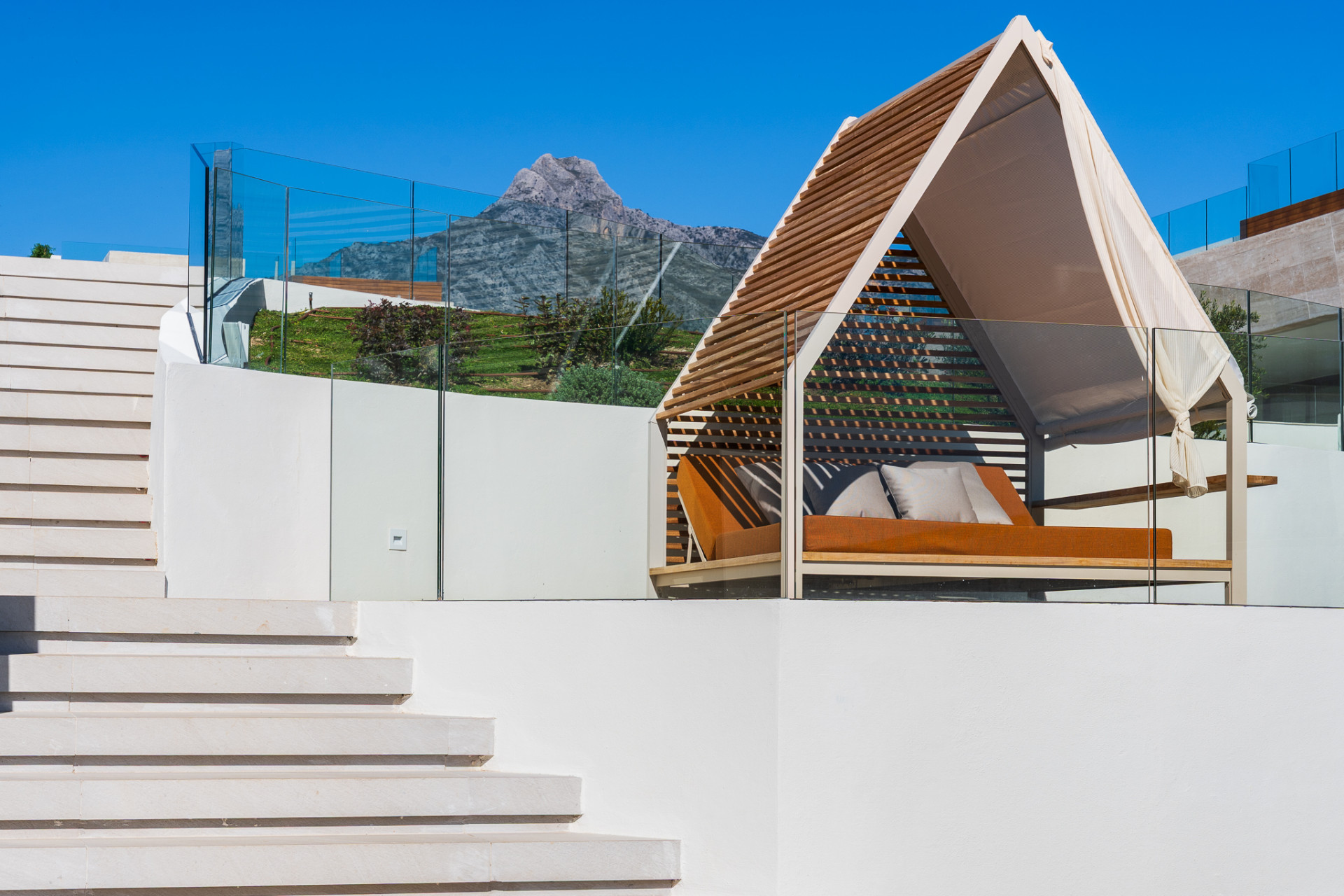 Stunning 4-Bedroom Ground Floor Apartment in Epic Phase