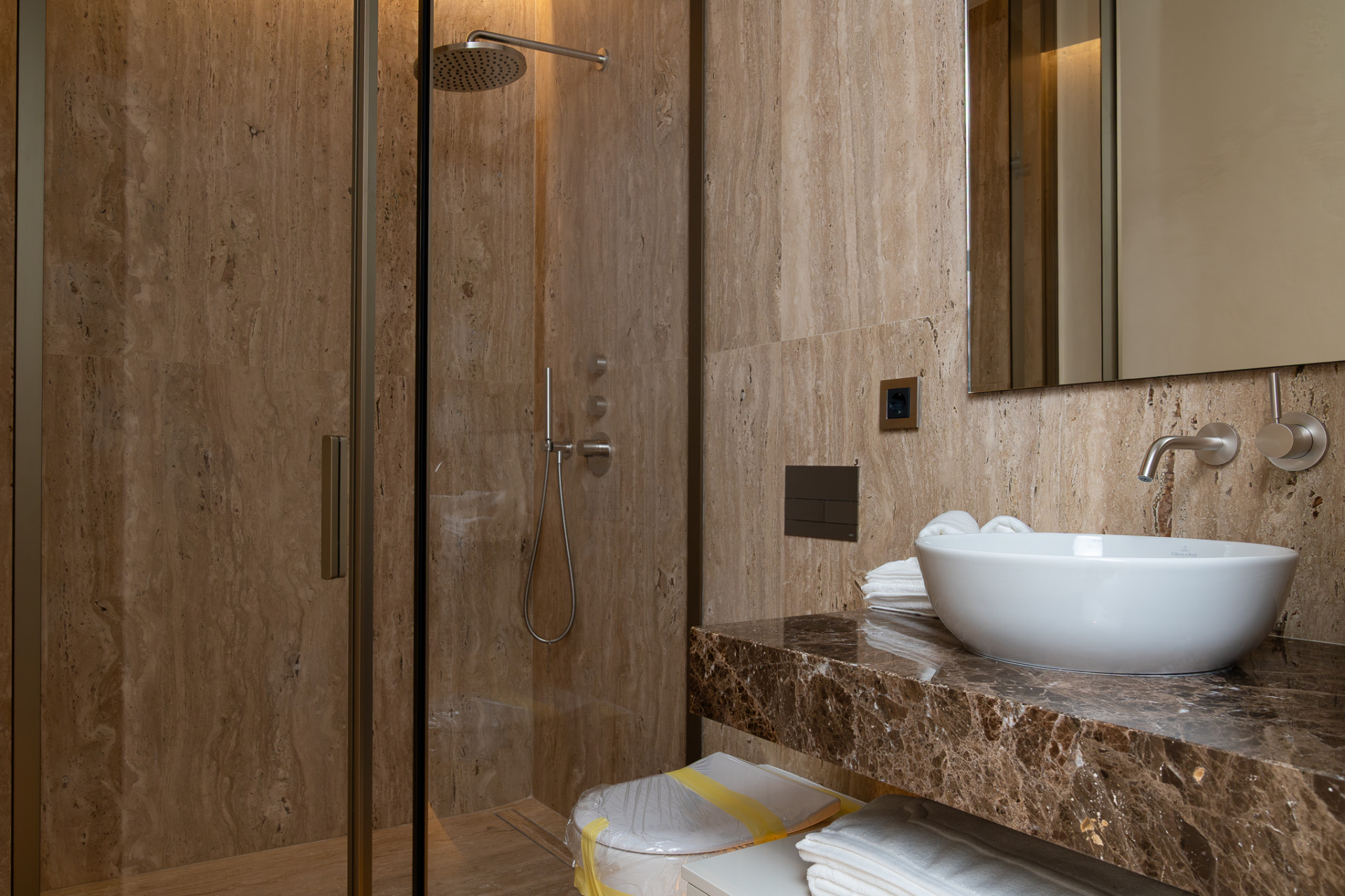 Stunning 4-Bedroom Ground Floor Apartment in Epic Phase