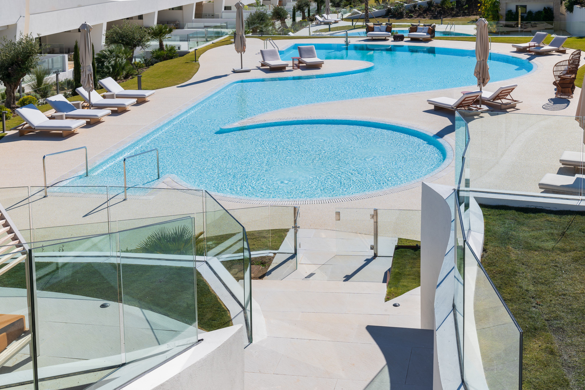 Stunning 4-Bedroom Ground Floor Apartment in Epic Phase