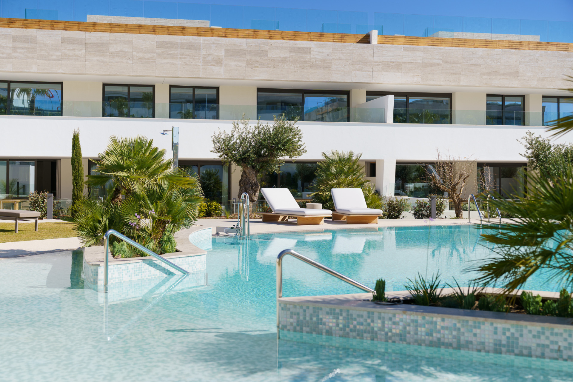 Stunning 4-Bedroom Ground Floor Apartment in Epic Phase