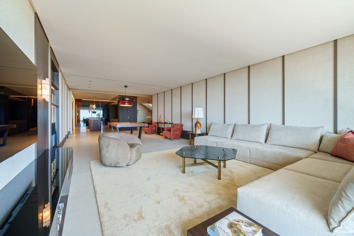 8 BEDROOM VILLA LA QUINTA, MÁLAGA