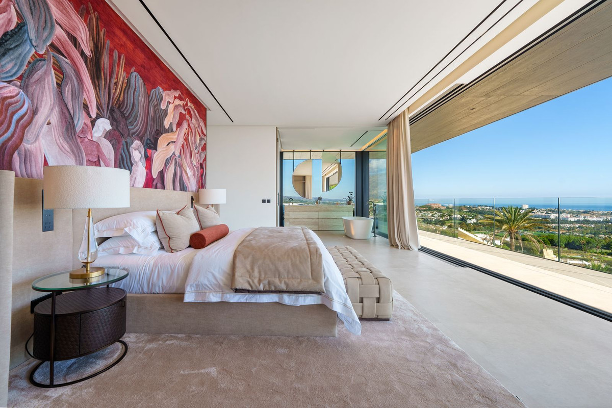 8 BEDROOM VILLA LA QUINTA, MÁLAGA