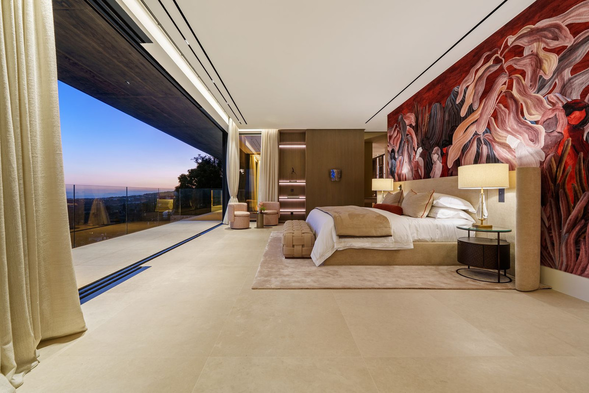 8 BEDROOM VILLA LA QUINTA, MÁLAGA